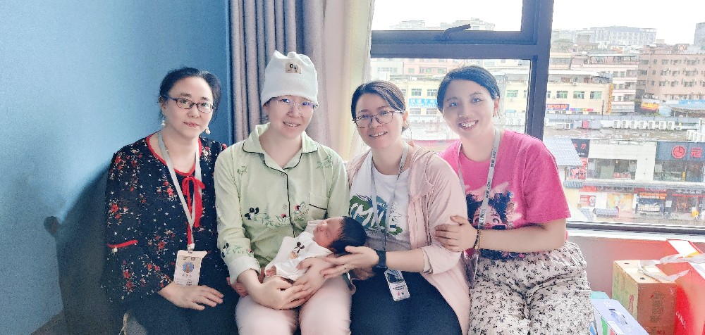 深圳微视：以爱之名，慰问生育女职工